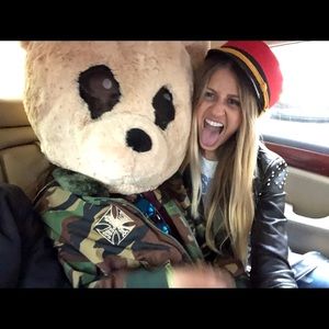 Meet your Posher, Hannah